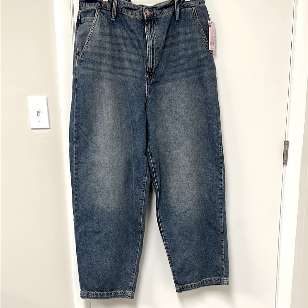 Wild fable women’s Blue Jeans size 14 NWT